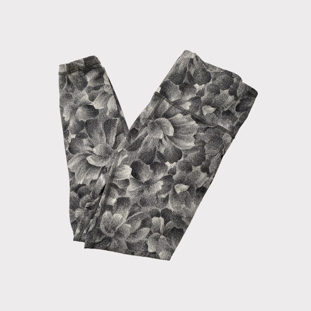 Athleta Elation Textured Tight EUC Medium Chakra Floral Black/Seasalt​